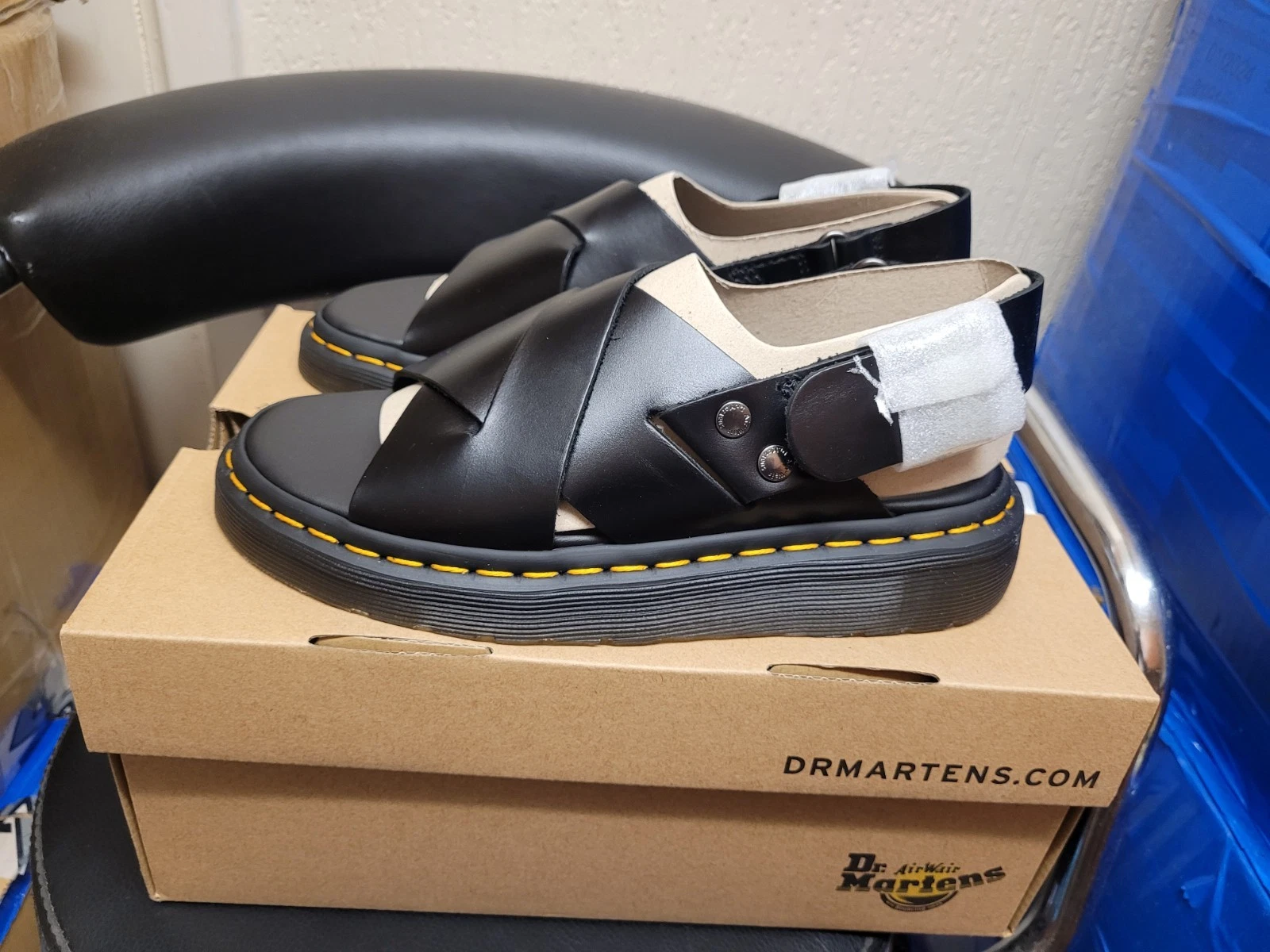 Dr Martens Zane Unisex Sandals In Black Sizes ( UK 3 - 11 )