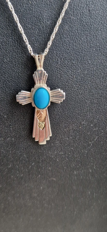 Collar colgante vintage Coleman Co Black Hills oro plata esterlina y cruz de 12K Foto 2 de 3