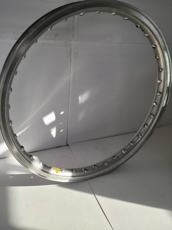 Llanta de motocicleta NOS Akront ME-5991 36 radios 21" aluminio 2,25 chopper Foto 2 de 4