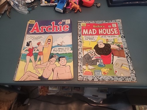 Archie Series Comics 12-Cent Lot of 48 - Picture 23 of 24