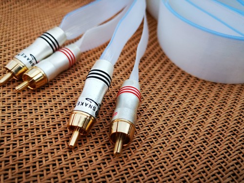 80% Silver Flat Ribbon Audio CD Player Amplifier RCA Interconnect Cable 1.5M - Picture 3 of 3