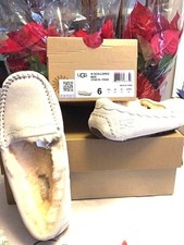UGG Scalloped Cream Suede Shearling Sheepskin Moccasin Slippers US 6 BNWBOX