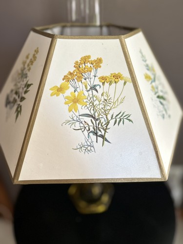 Vintage Yellow Electrified Oil Lamp With Cut Etching Design and Lamp Shade - Picture 11 of 22