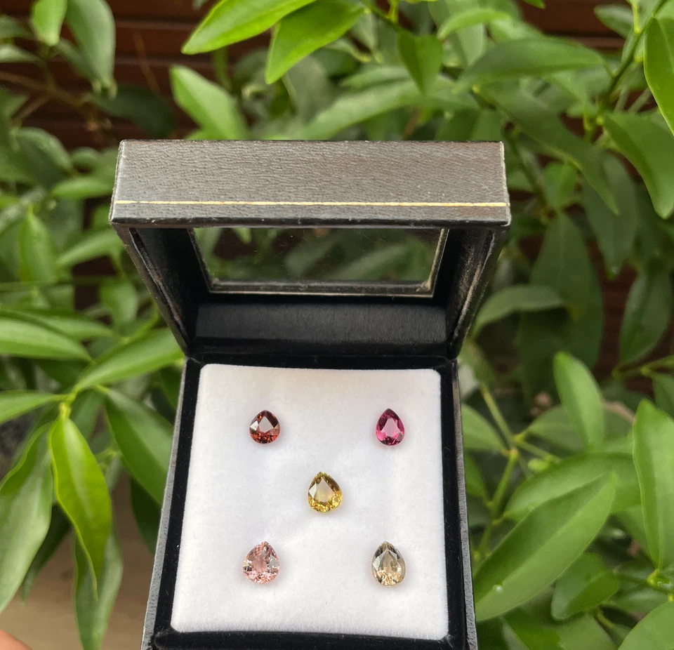 7.06 cts Multi-Color Tourmaline Faceted Pear Shape Loose Gemstones 5 pieces Lot - Image 4 of 4