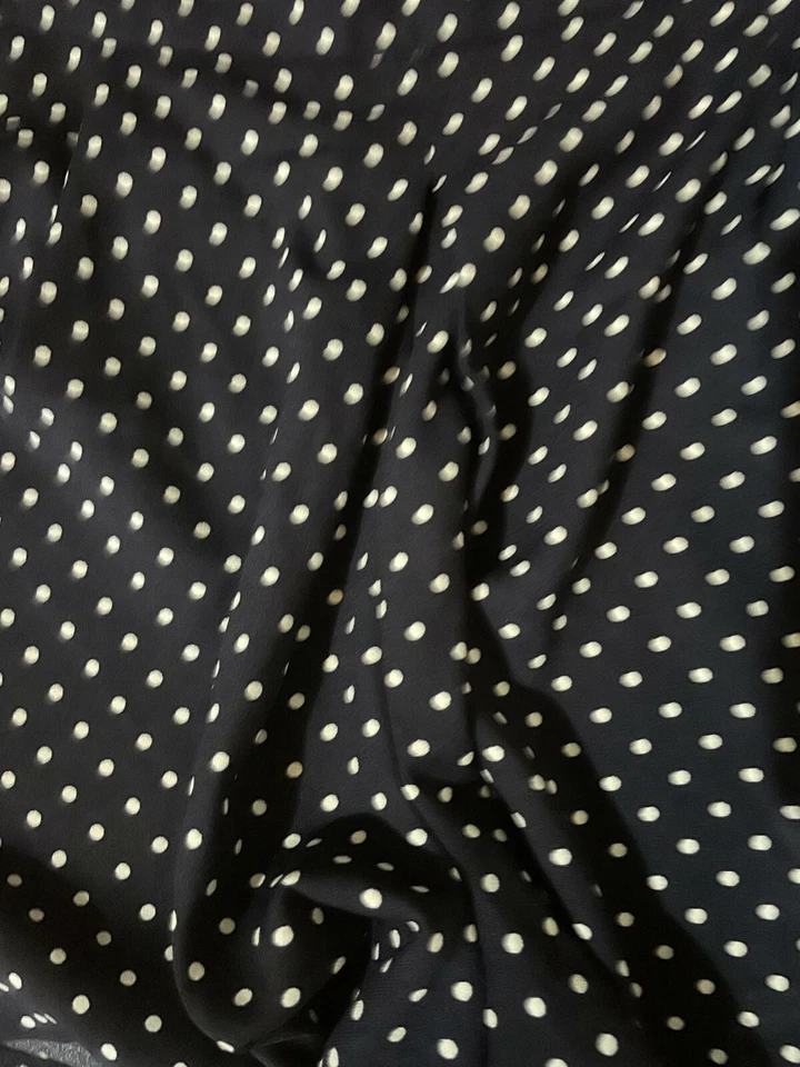 Women Gap Blue White Polka Dot Pleated Shorts Size L FS! - Image 2 of 4