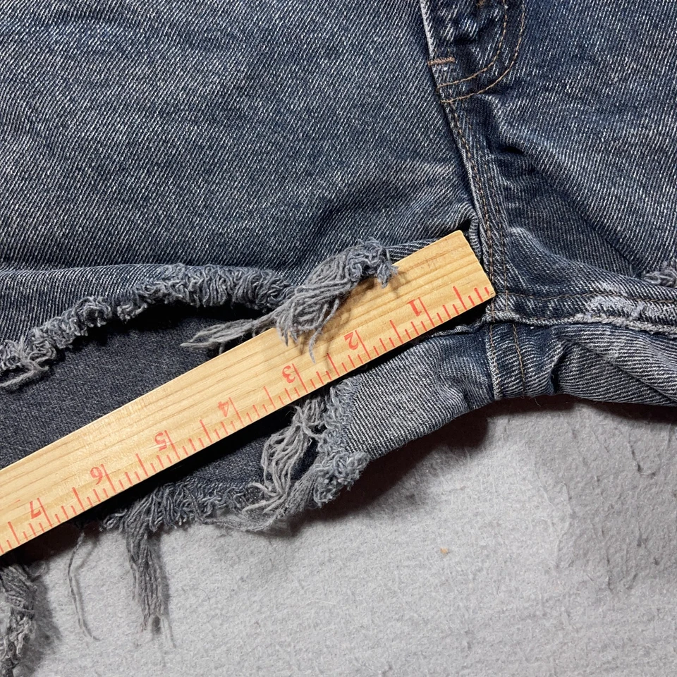 Pantalones Cortos De Colección Levi's 501 Mujer 28 Gris Tiro Alto Botón Mosca Corte Denim Envejecido Foto 3 de 4