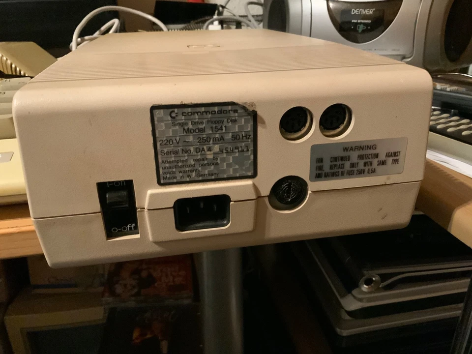 C64 Diskettenlaufwerk 1541 - Bild 2 von 2