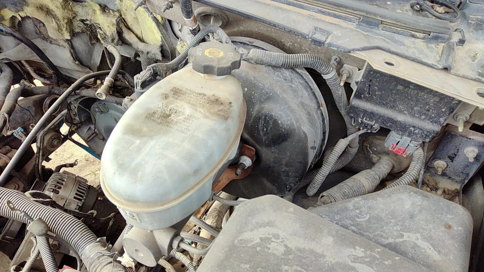 2003-2007 Silverado 1500 Power Brake Booster com conjunto de pares de cilindros mestre fabricante de equipamento original - Imagem 2 de 3