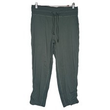 Lululemon Women's Green Dance Studio Mid-Rise Cropped Pants Size 8