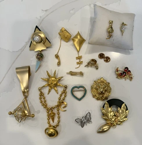 Vintage Costume Jewelry Brooches Pins Lot of 14, Some Signed