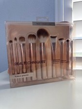 Real Techniques 9 piece glow kit makeup brush...