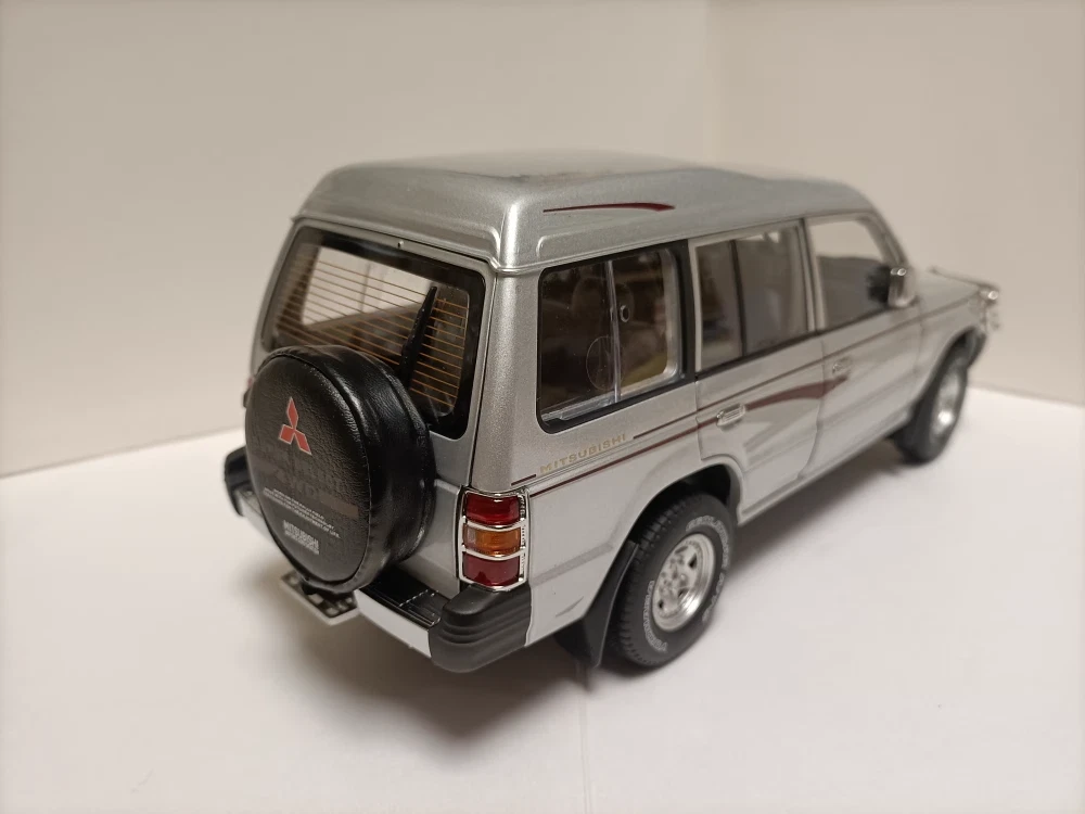 1/18 Autoart 1998 Mitsubishi Pajero SWB Black Diecast 🤝ALSO