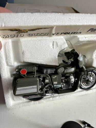 Polistil Moto Guzzi V7 Versione Polizia - Foto 2 di 7