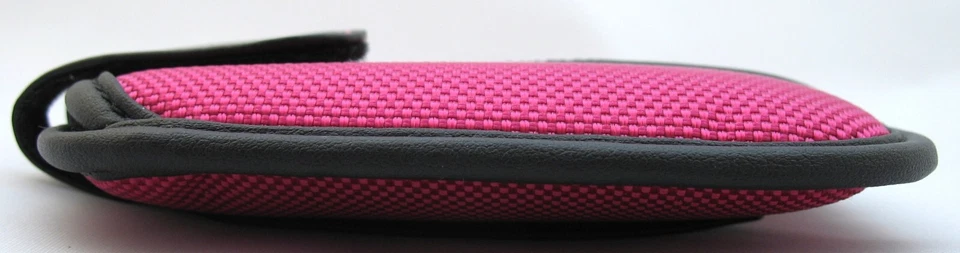 CAPA/CAPA COMPACTA DIGITAL GENUÍNA SAMSUNG ROSA QUENTE/PRETO COM ALÇA PARA CINTO - Imagem 4 de 4