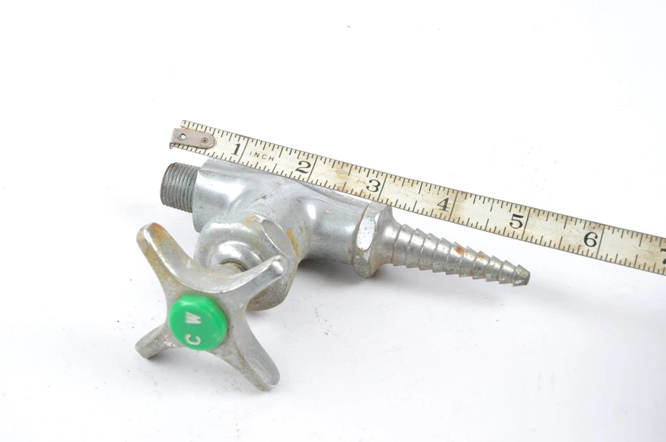 Grifo de hierro con patas de garra vintage para bañera o fregadero HW caliente y frío - cromado Foto 2 de 4