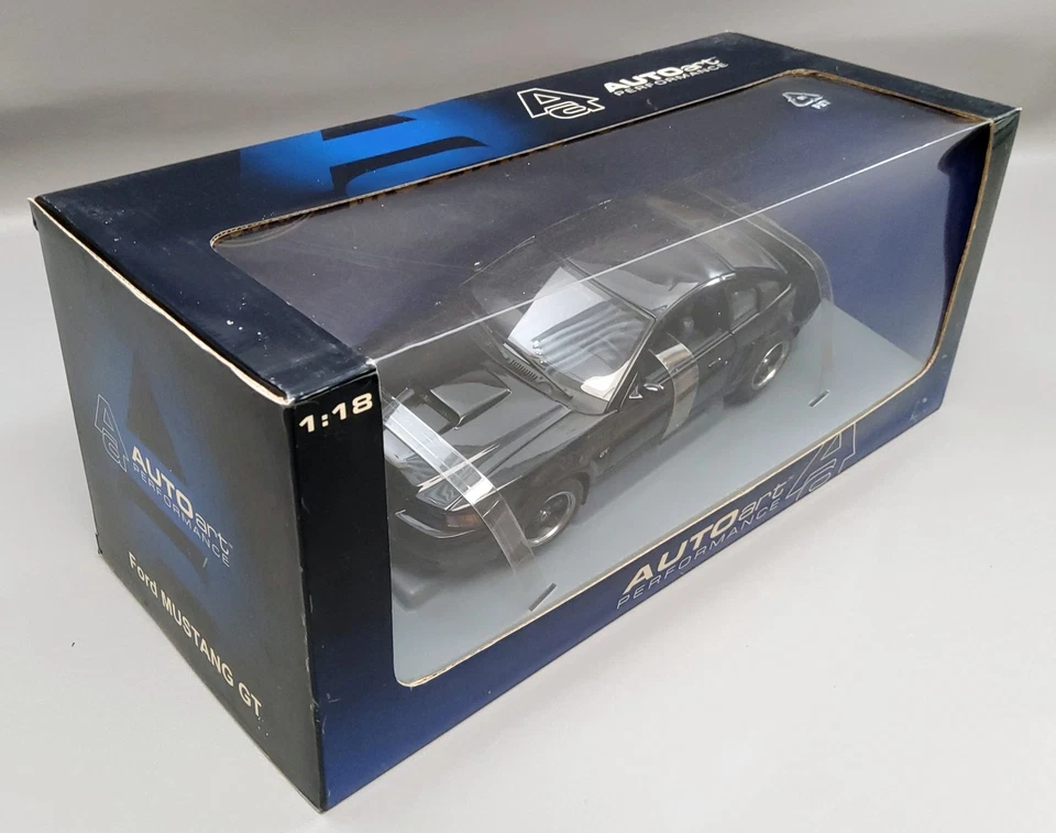 2001 Черный Ford Mustang Bullit издание масштаб 1:18 литой AUTOart #72852 - Изображение 2 из 4
