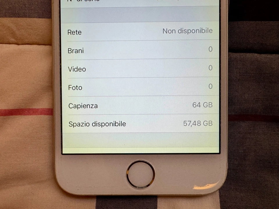 iPhone 6 | Argento | 64 GB | Batteria all'86% - Immagine 3 di 4