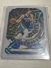 2023-24 Panini Crown Royale - Luka Dončić Test Of Time Gold 8/10