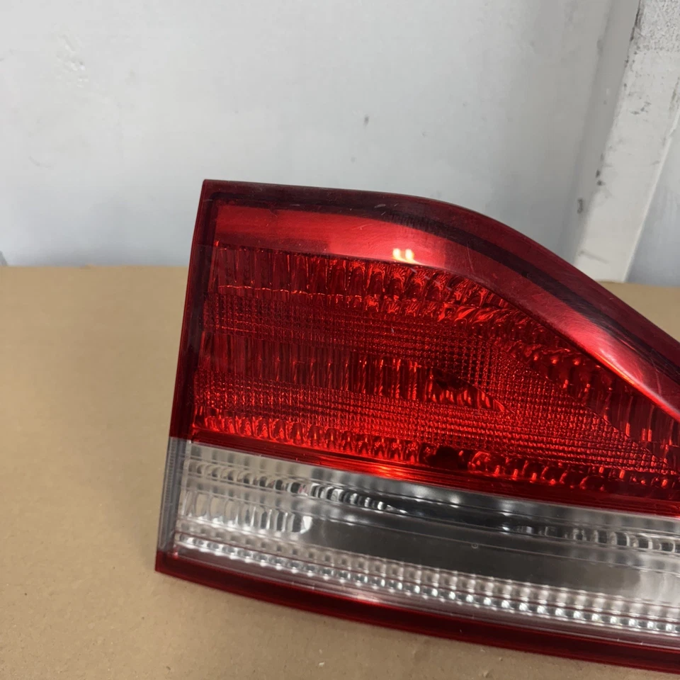 2011-2013 Honda Odyssey Rear Left Tail Light Lamp Assembly OEM - Image 3 of 4