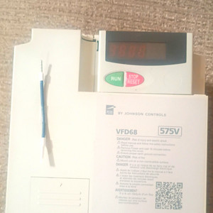 Johnson Controls VFD68 VFD68DHM-502C 575V 3-Phase 2 HP 1.5 kW Open