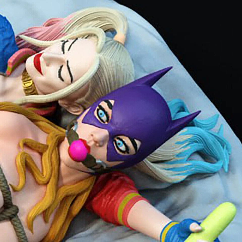 Modellino in resina scala 1/24 kit Harley Quinn e Batgirl non verniciato... - Immagine 2 di 3