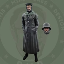 1/35 Resin Figure WWII German Soldier Unassembled Unpainted