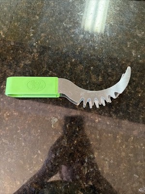 Slice Right Watermelon Slicer Knife Blade Rubber Grip Metal Fruit Kitchen Summer
