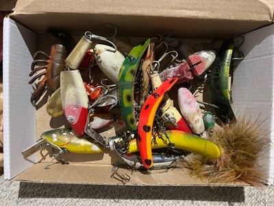 Lot of 18 Vintage Fishing Lures Creek Chub Heddon MirrOlure Wood Jointed Pikie