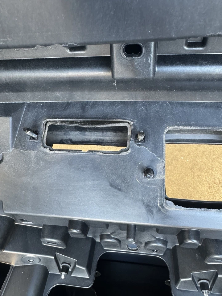 2021 - 2025 TOYOTA SIENNA REAR LIFTGATE TAILGATE SHELL - Image 4 of 4