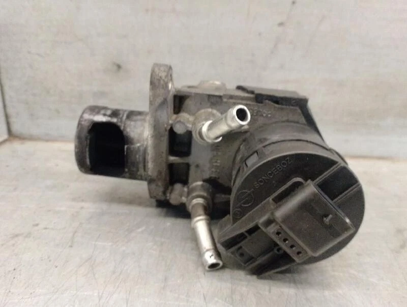 781087102 vanne egr pour BMW 5 TOURING (F11) 520 D 2009 5487480 - Photo 2/4