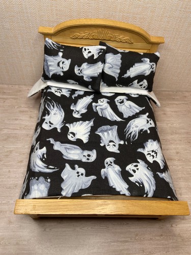 Puppenhaus Miniaturen Tagesdecke Bettdecke Decke mit 2 Kissen Maßstab 1:12 mmm - Bild 1 von 3