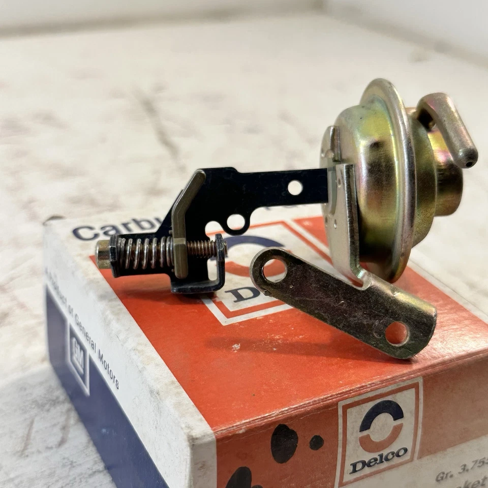 New 17050759 GM 1976-77 Corvette L48 Carburetor Choke Pull Off Vacuum Break OEM - Image 3 of 4