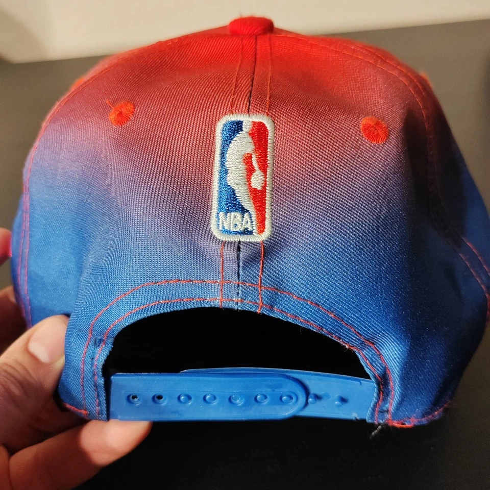 Lote de 11 gorras deportivas y temáticas - NBA / MLB / NASA - Snapbacks y sombreros ajustados Foto 3 de 4