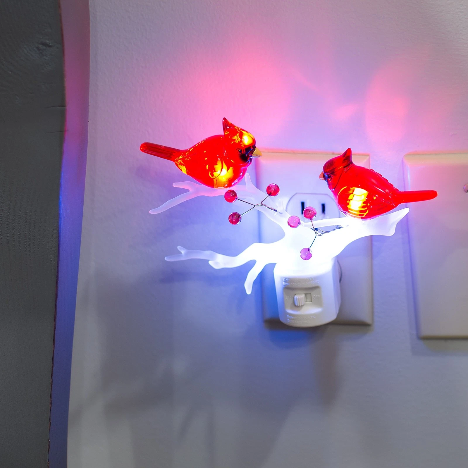 Roman Cardinals on Branch Night Light - Thumbnail 4