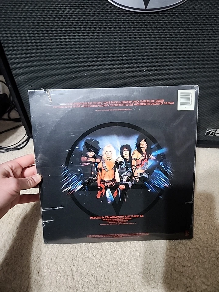 Motley Crue Shout At The Devil Lp Vinyl OG 1st Press SEALED/NEW Gatefold VG+/M Foto 2 de 4