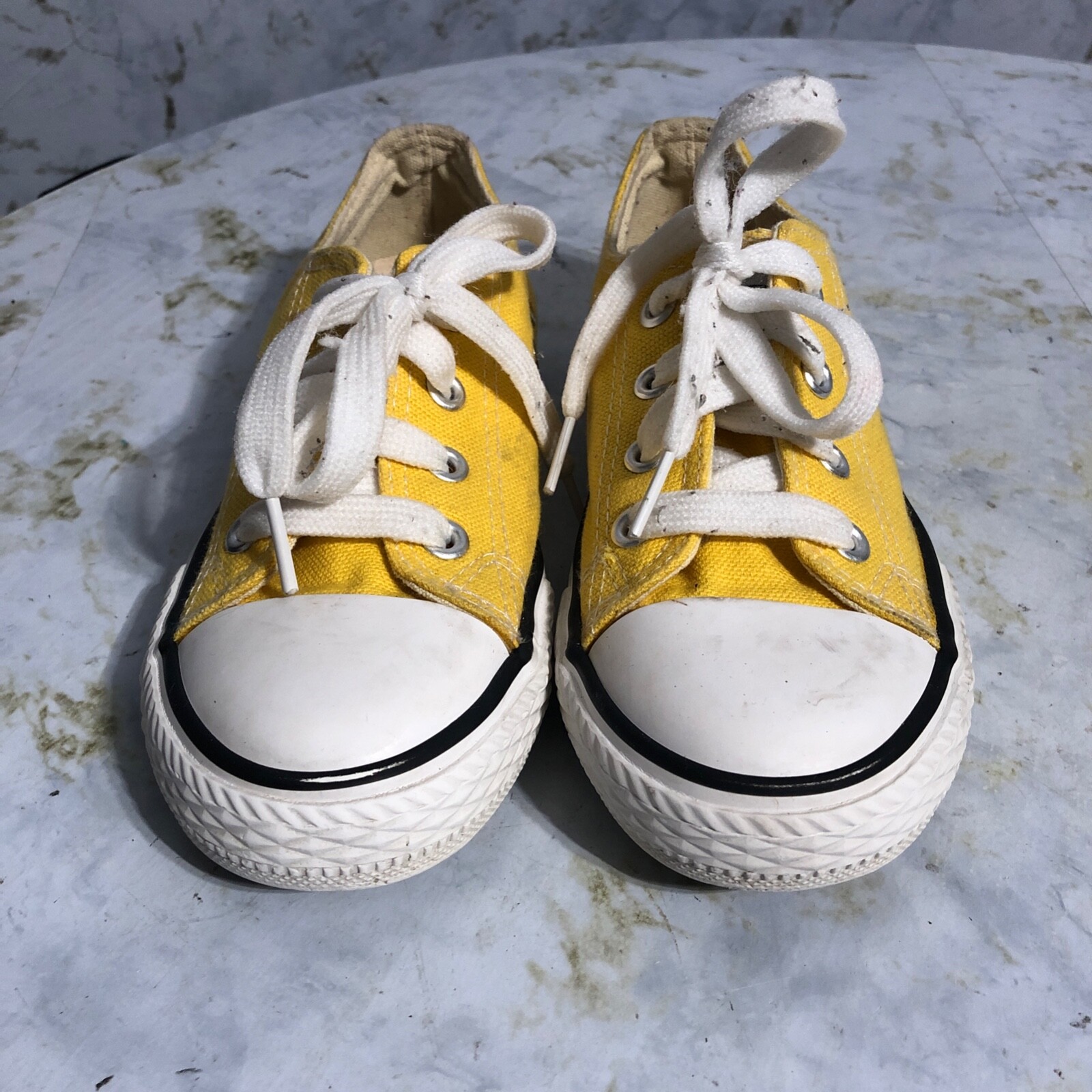 SAOLA Opoee 30 Youth Kids Size 12 Shoes Yellow White Athletic Low Top Casual Sneakers