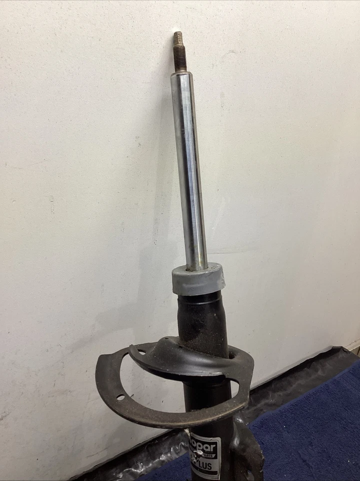 Оригинальная передняя левая стойка подвески для Dodge Journey 2011–2019 годов выпуска Mopar 68039641AE - Изображение 3 из 4