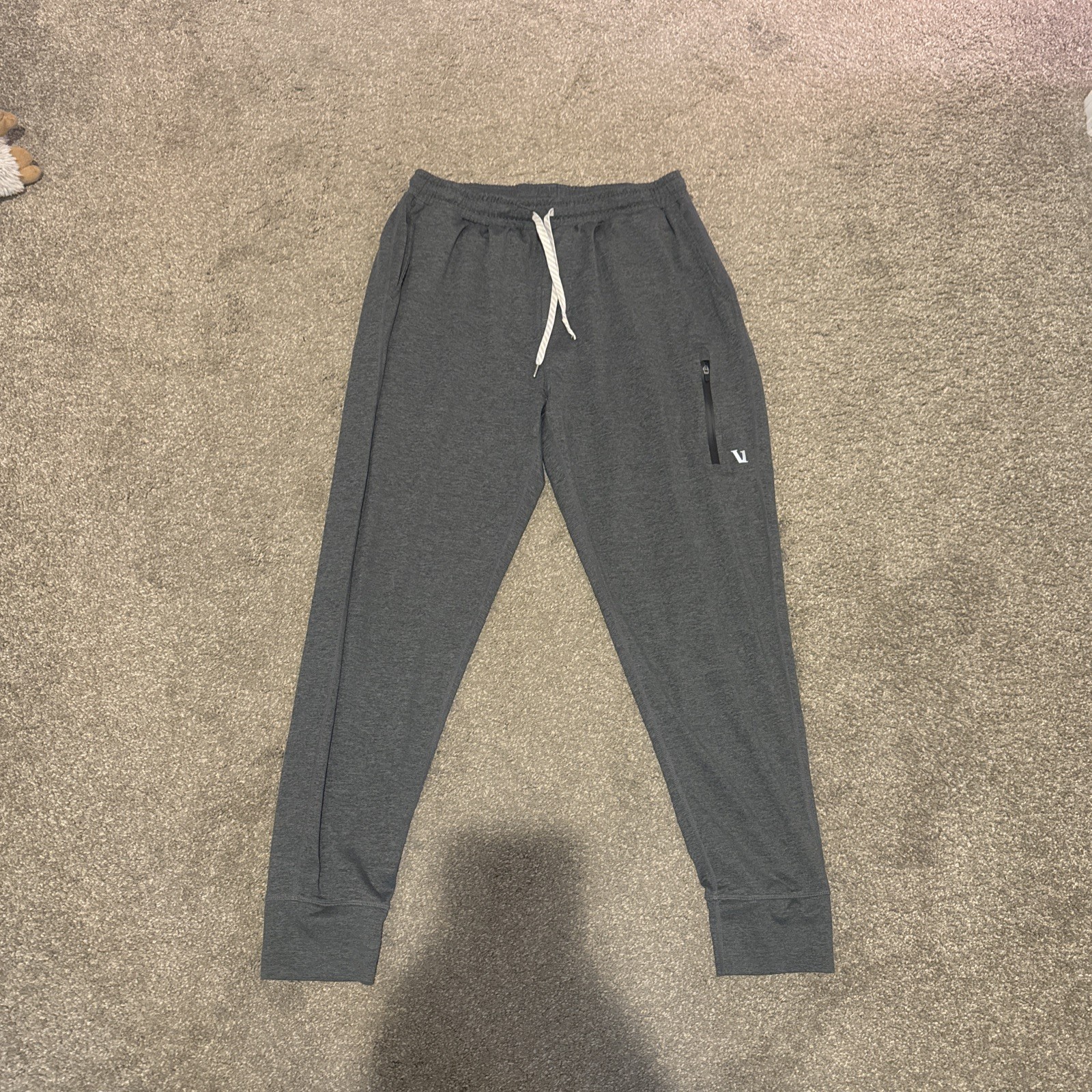 Vuori Sunday Performance Grey Joggers for Men - Size Large