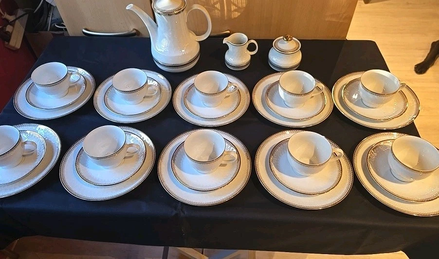 Mitterteich Kaffeeservice 10 Pers. zeitlos weiß mit Goldrand  - Bild 2 von 4