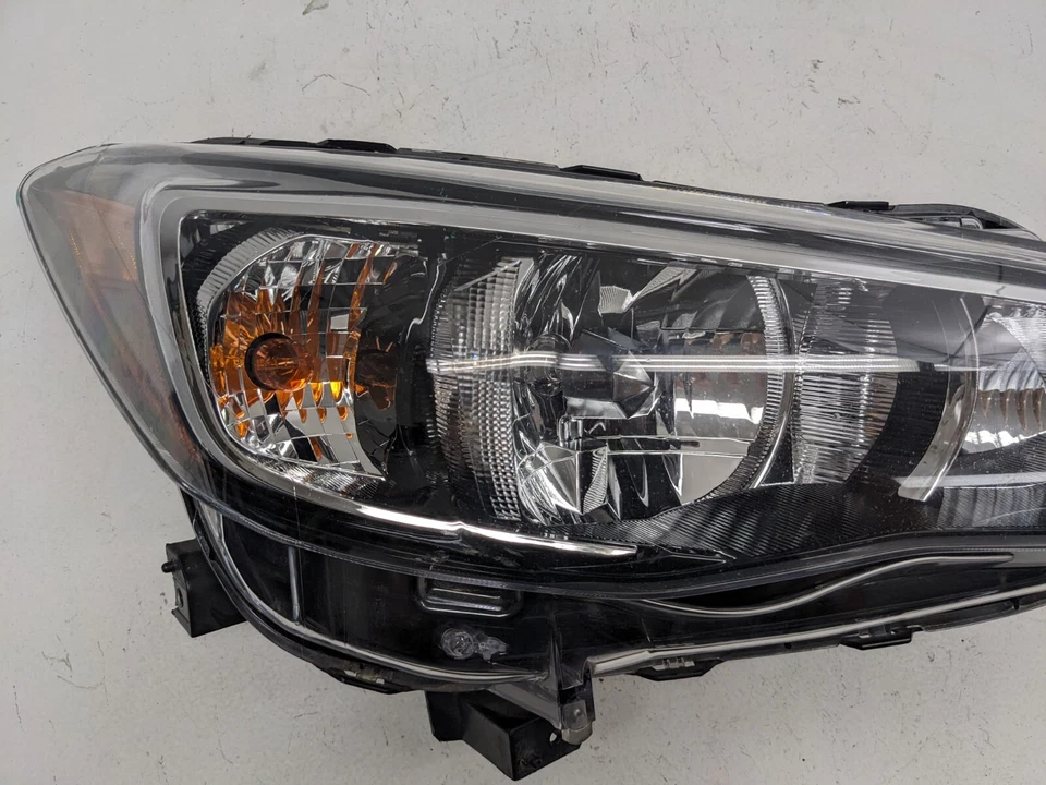 Faro halógeno derecho pasajero Subaru XV Crosstrek 2018-2022 S6 Foto 4 de 4
