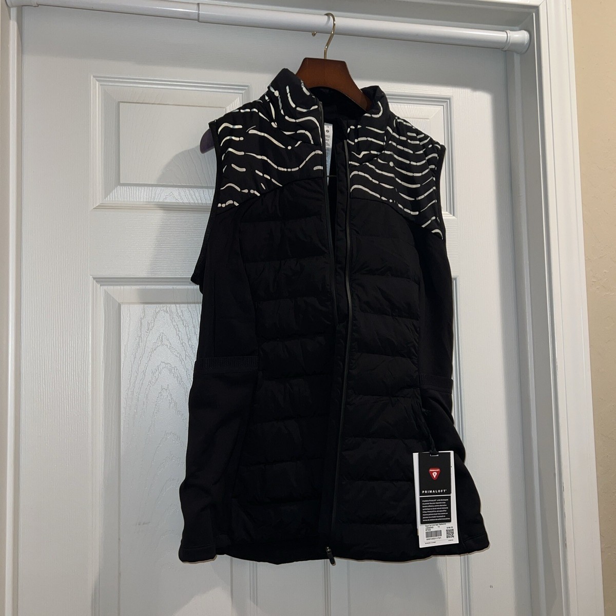 NWT Lululemon Down For It All Vest * Reflective Rhythm Dots Black