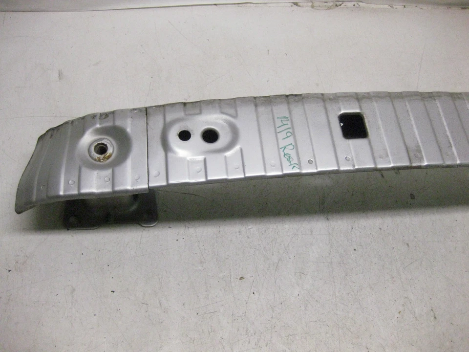 07 VOLVO S40 BARRA DE REFUERZO TRASERA OEM 04 05 06 07 Foto 2 de 4