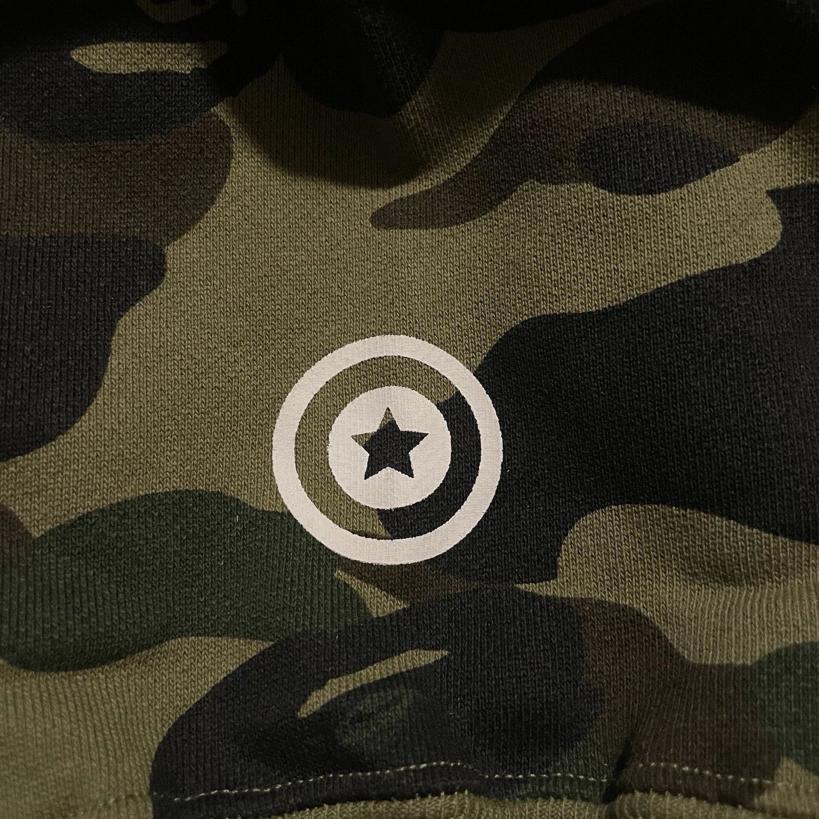 A BATHING APE (BAPE) Felpa con cappuccio zip intera BAPE 1° squalo mimetico verde taglia XL FW23 spedizione gratuita
