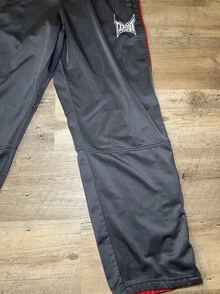 Pantalones deportivos Tapout XL negros rojos para hombre Entrenamiento MMA Calentamiento Joggers Bolsillos con cremallera Foto 3 de 4
