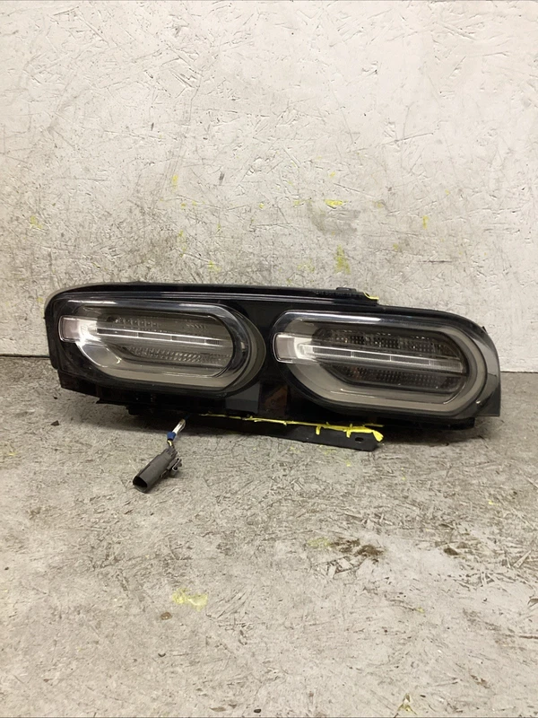 2019-2024 CHEVROLET CAMARO REAR RIGHT RH PASSENGER SIDE TAIL LIGHT OEM DARKENED