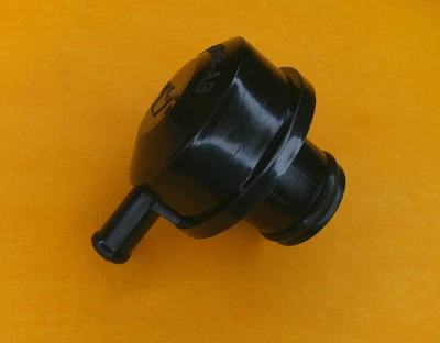 FORD SIERRA OHC PINTO ENGINE BREATHER OIL FILLER CAP 6177354, 73HF-6766-AB - Image 1 of 4