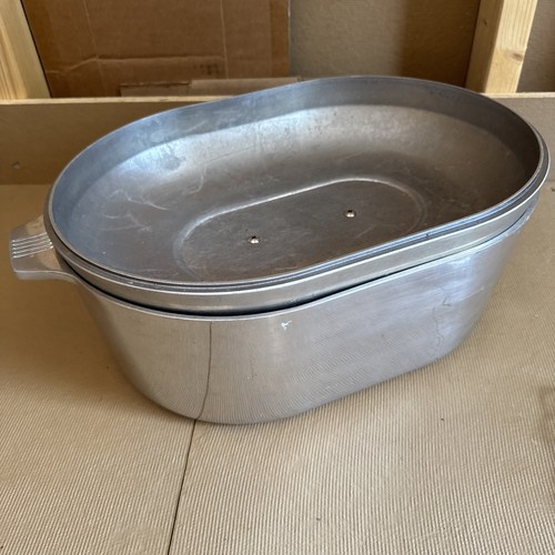 Magnalite Classic Dutch Oven Roaster w Lid & Trivet 15 Inches (38.1cm) - Picture 12 of 12