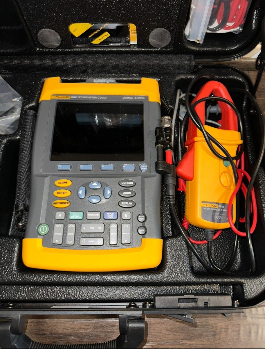 Fluke 199C scopemeter color 200MHz 2.5GS/s with case and keys used