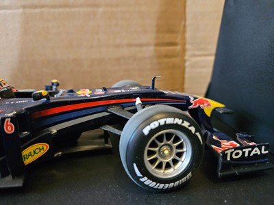 ミニチャンプス 1⁄43 S.ベッテル ワールドチャンピオン仕様 Minichamps
