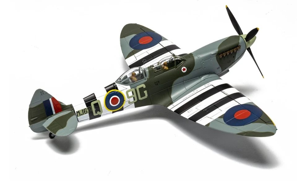 Corgi AA29202  Supermarine Spitfire T9 - MJ627 - Biggin Hill Heritage Hangar - Image 3 of 4